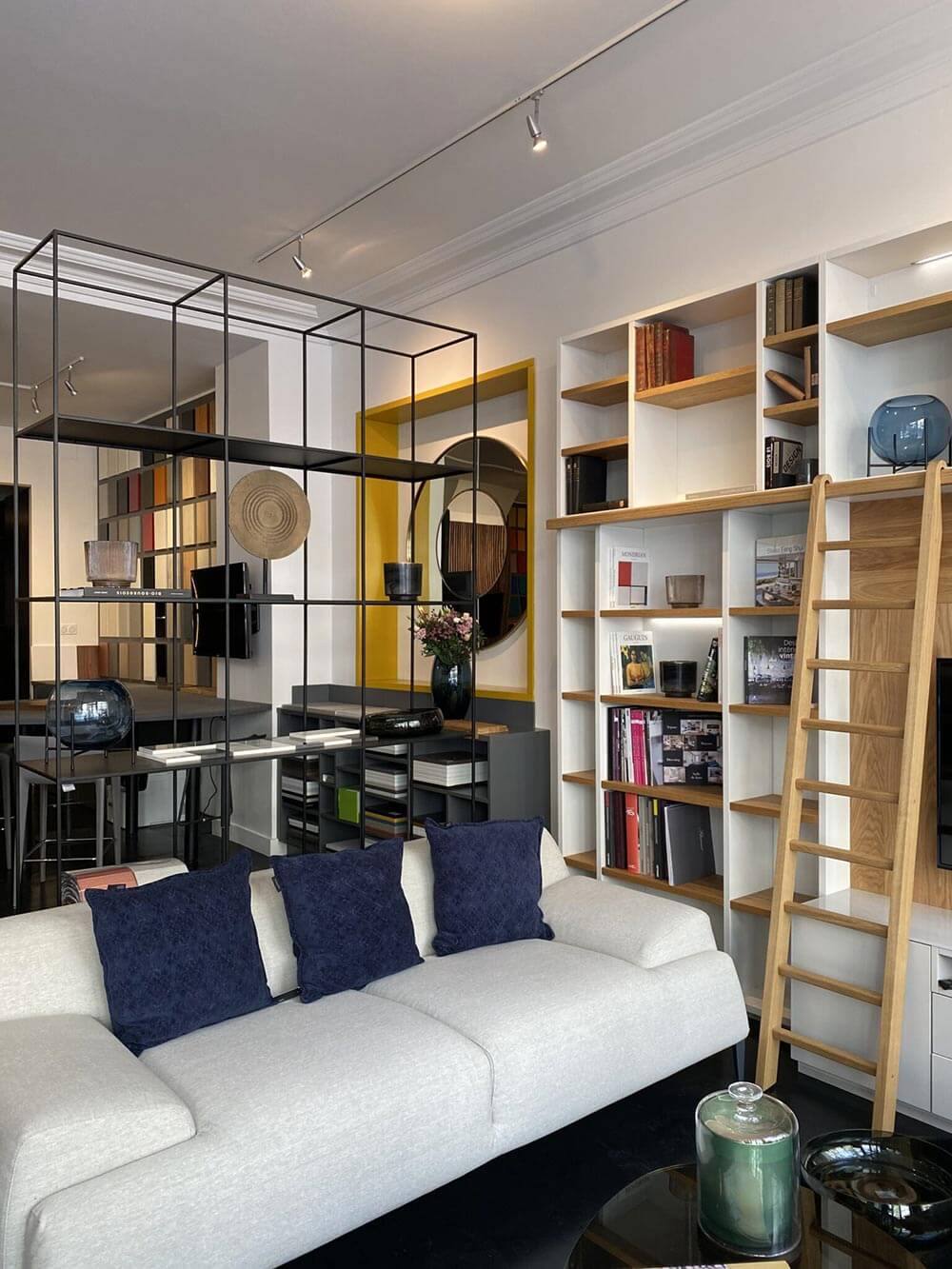 Showroom Behome Interiors à Paris, Architecte d'intérieur, bibliothèque