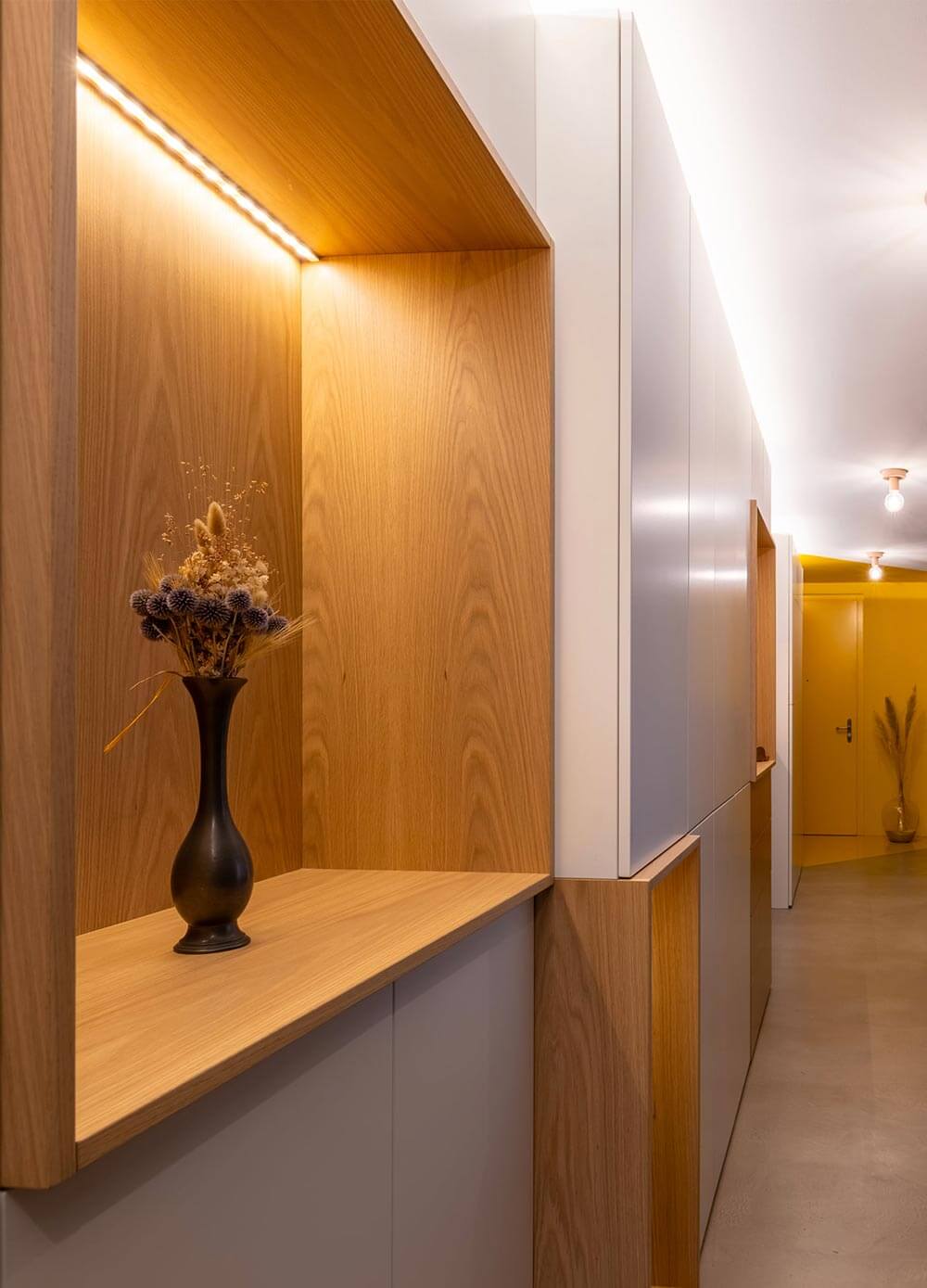 Aménagement entrée couloir avec niches