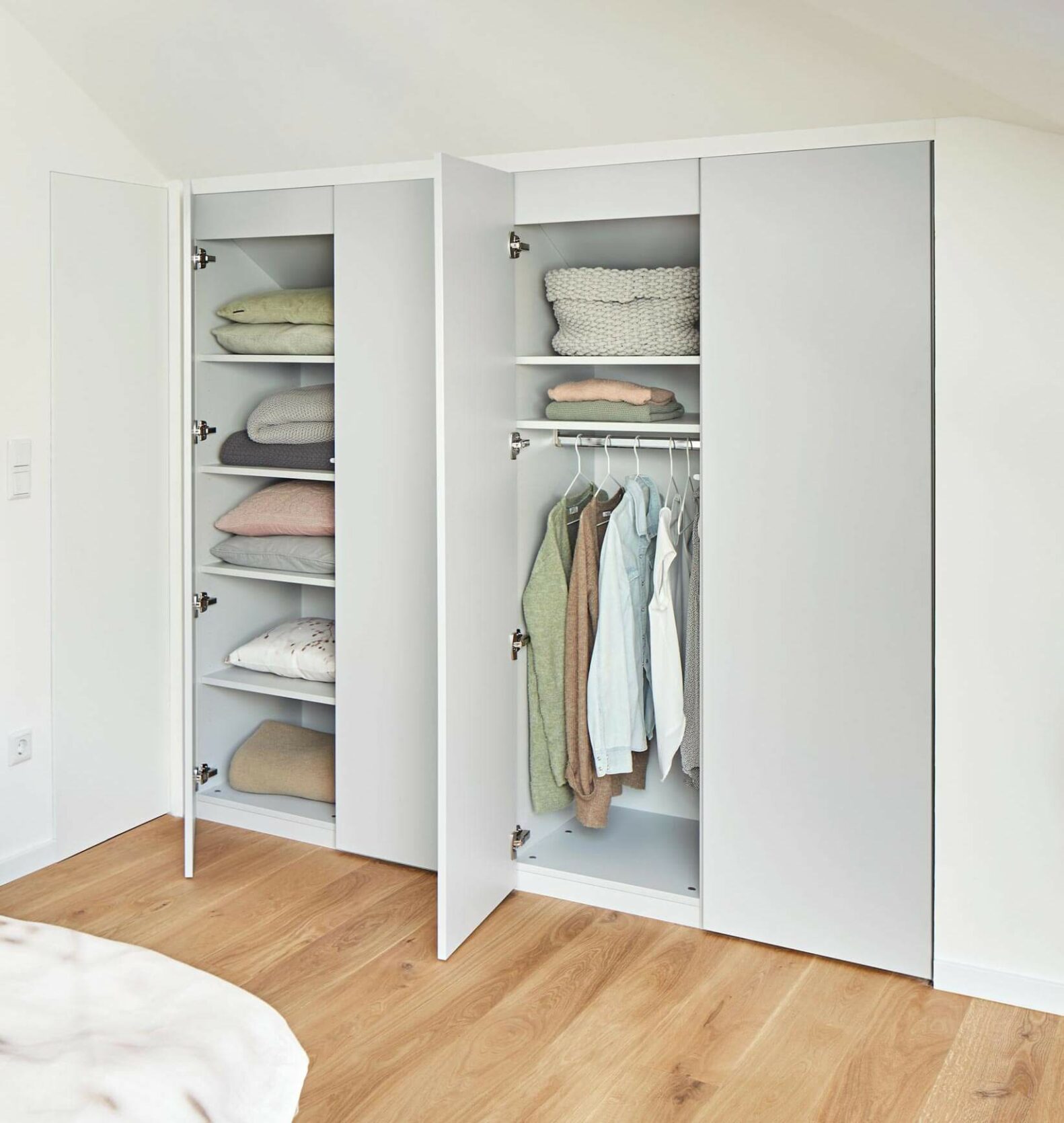 Aménagement d'un dressing mural dans une chambre