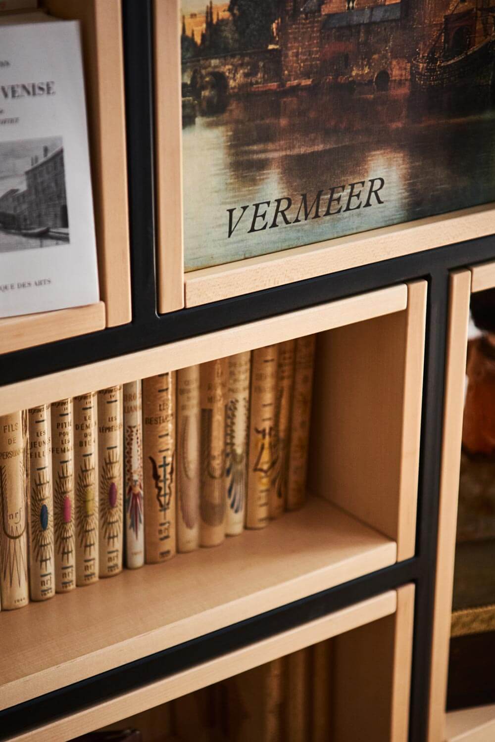 bibliotheque sur mesure detail finition - meubles sur mesure