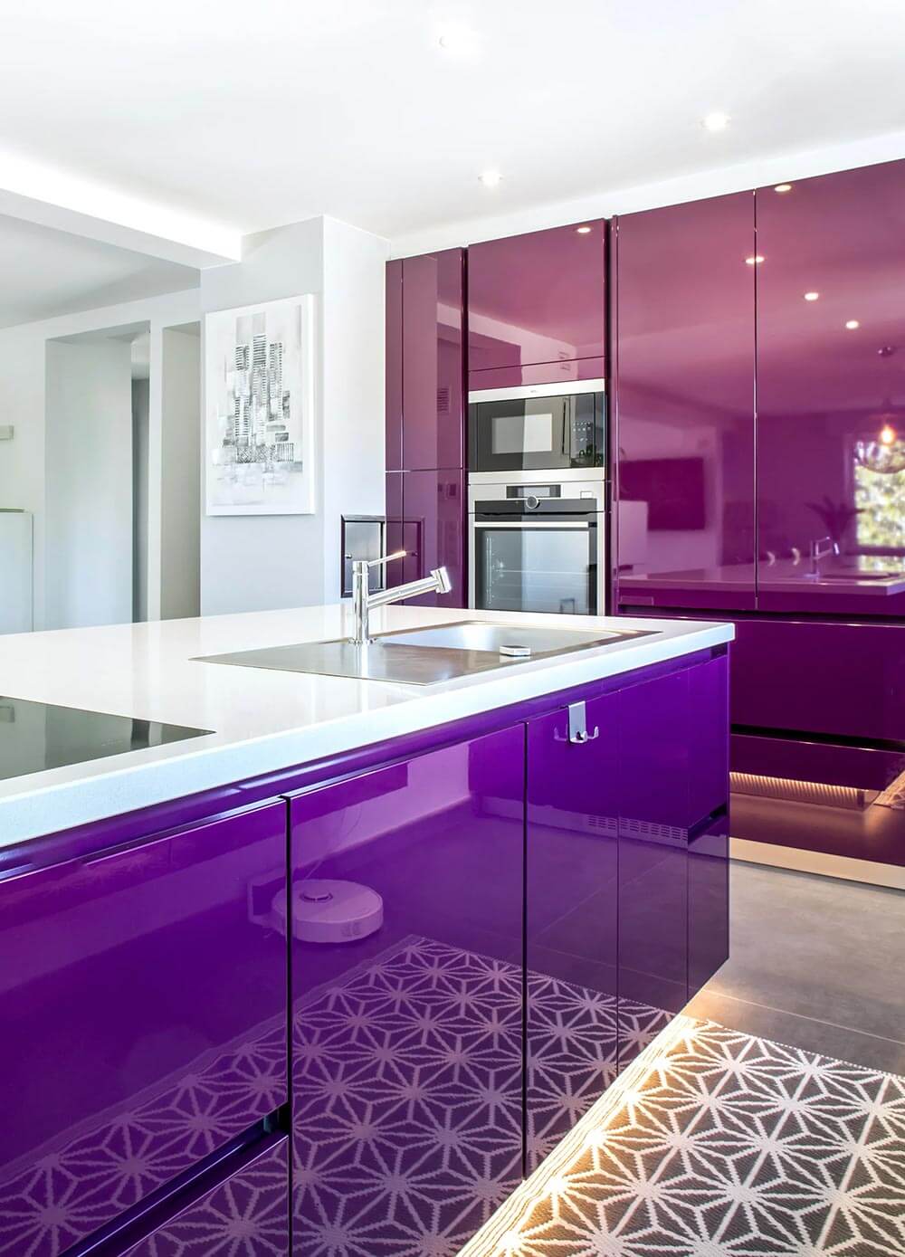 Cuisine colorée sur mesure avec ilot central