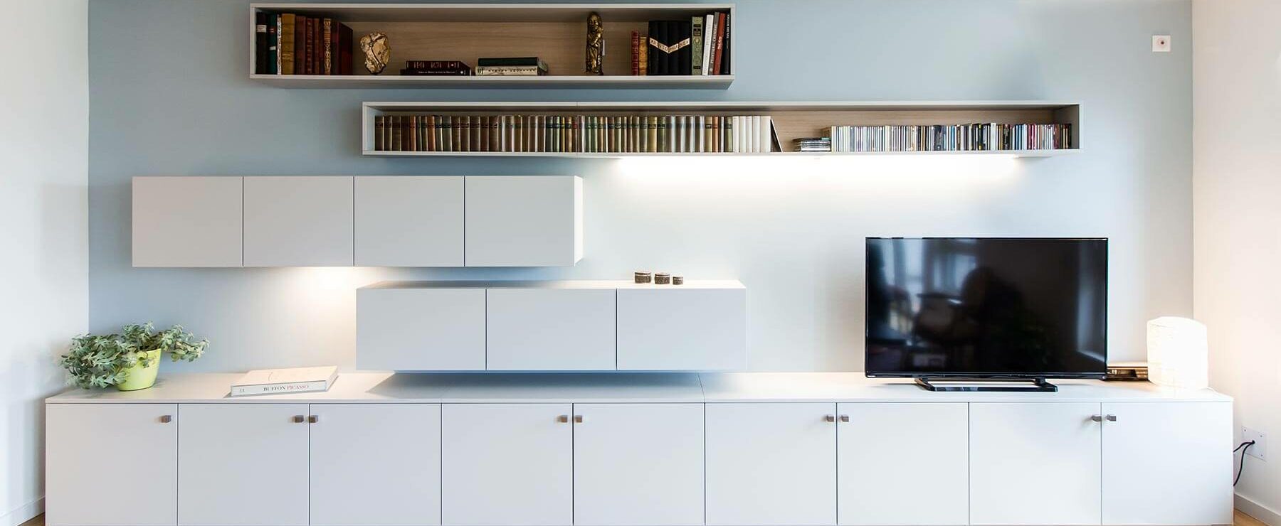 Meuble TV sur mesure et bibliothèque placard