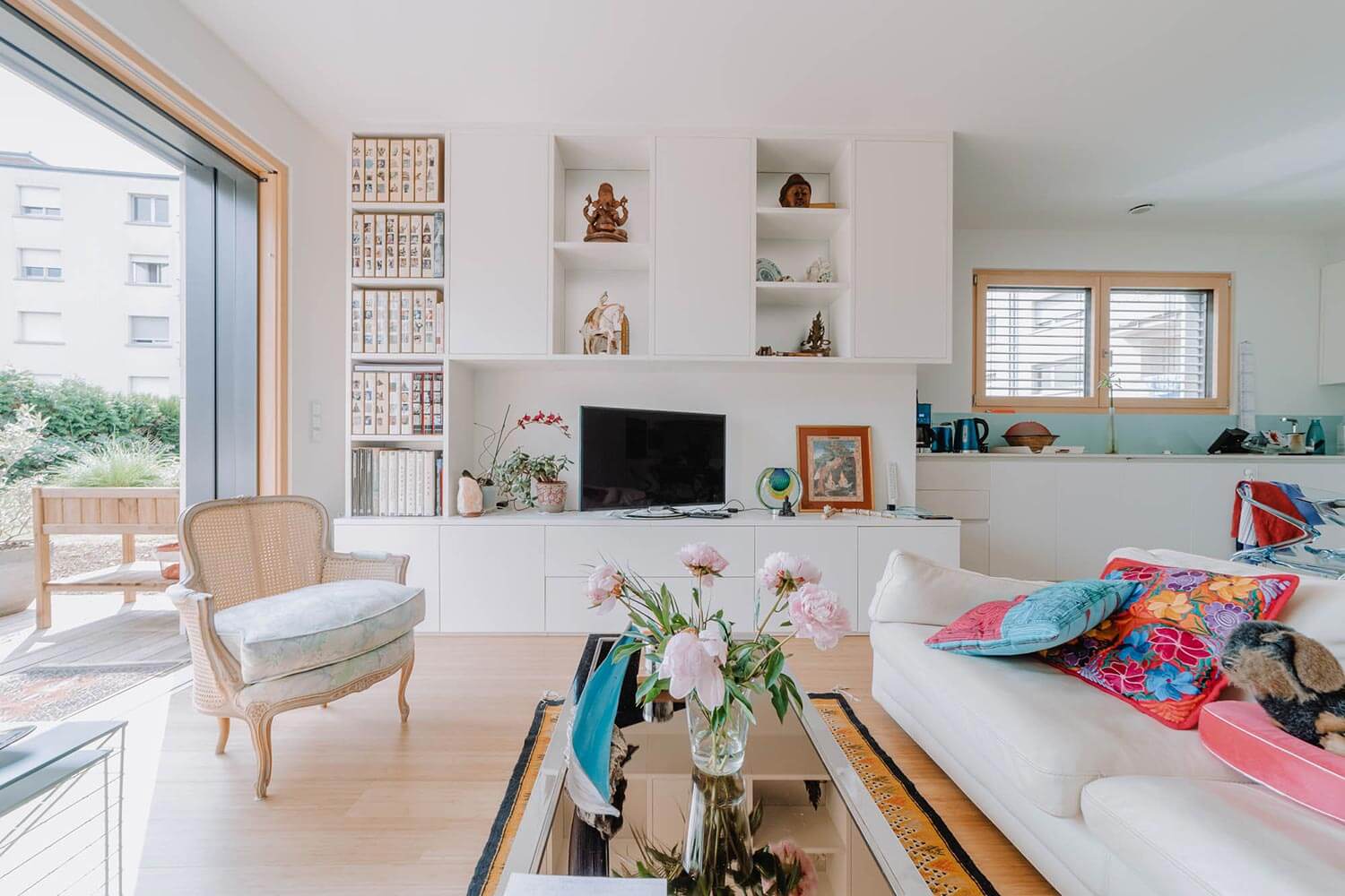 Meuble TV bibliothèque blanc et placard