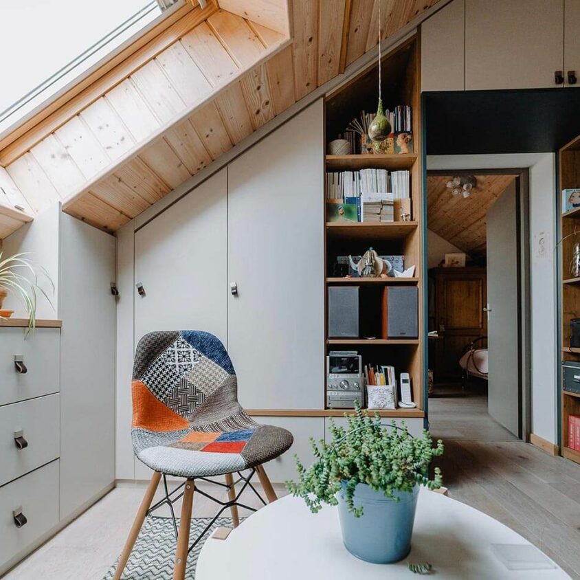 Meuble sur mesure placard mansarde bois