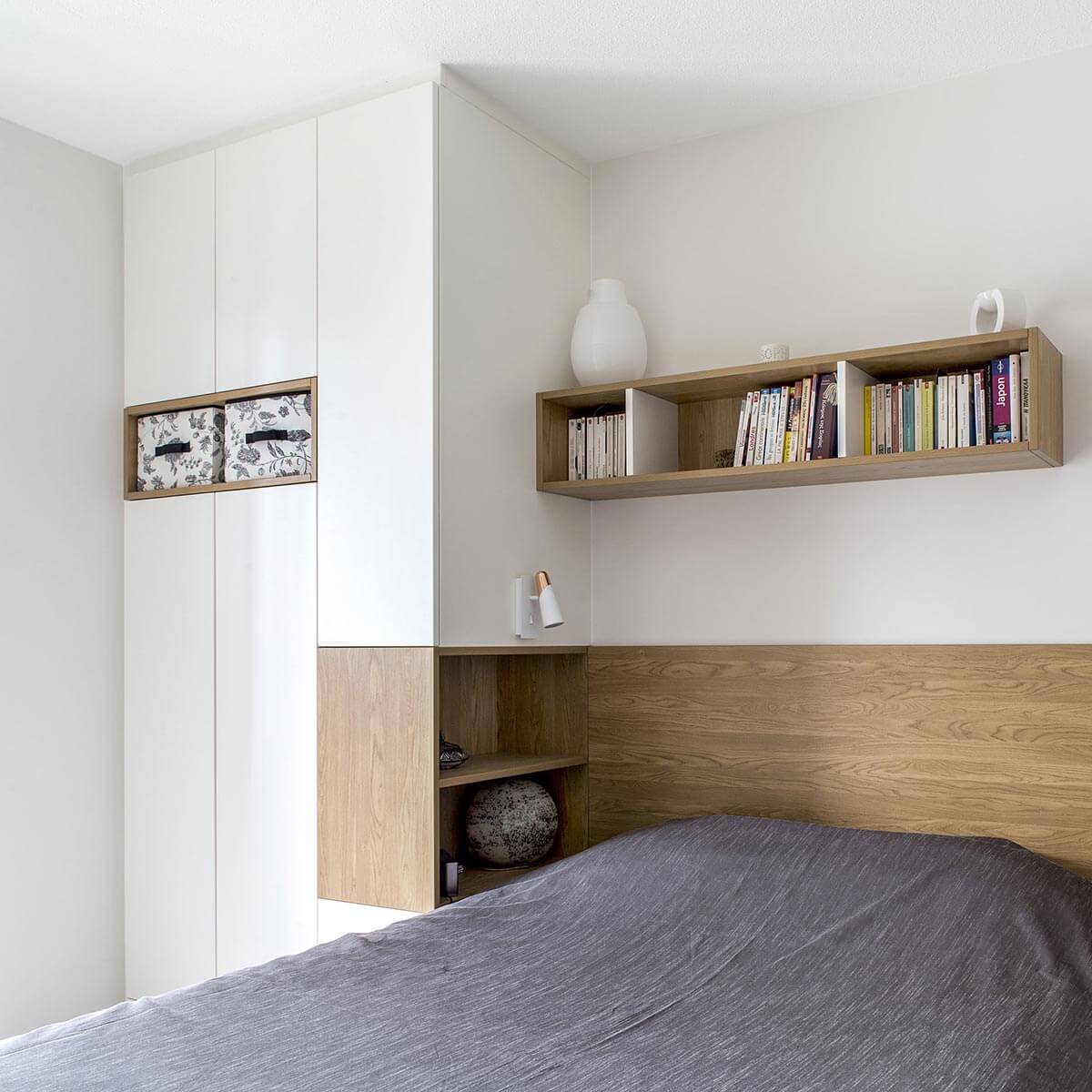 Placard armoire sur mesure dans une chambre moderne