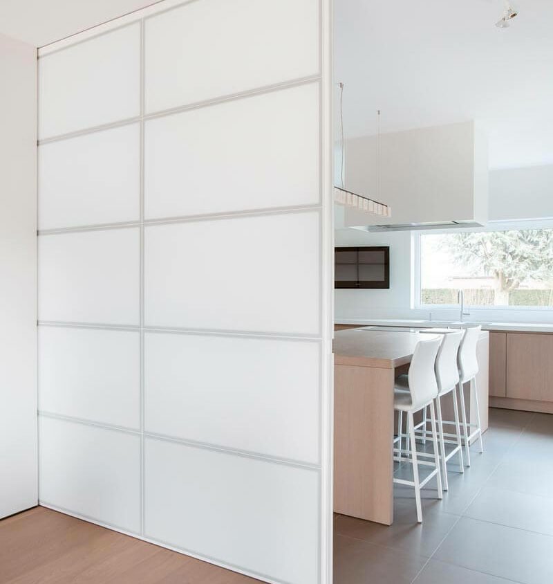 Cloison amovible pour séparation de pièce