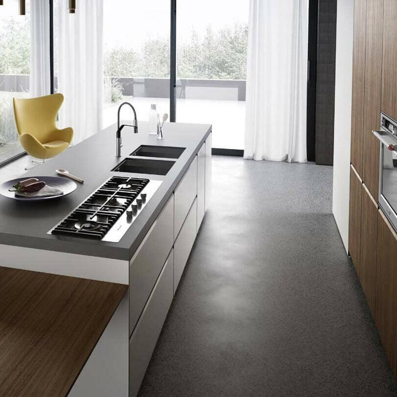 Cuisine sur mesure italienne avec bois